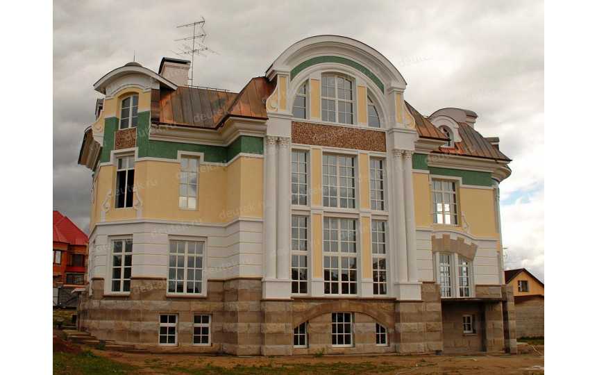 Проект четырехэтажного дома из кирпича в стиле барокко с цокольным этажом, двухместным гаражом и сауной, с площадью до 1300 кв м EV-8