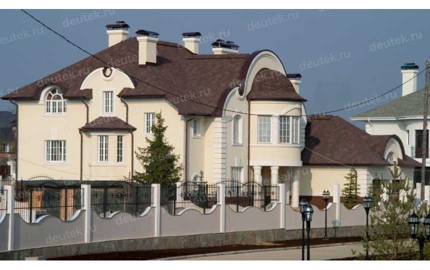 Проект трёхэтажного дома из кирпича в стиле барокко с цокольным этажом и двухместным гаражом, с площадью до 500 кв м PA-23