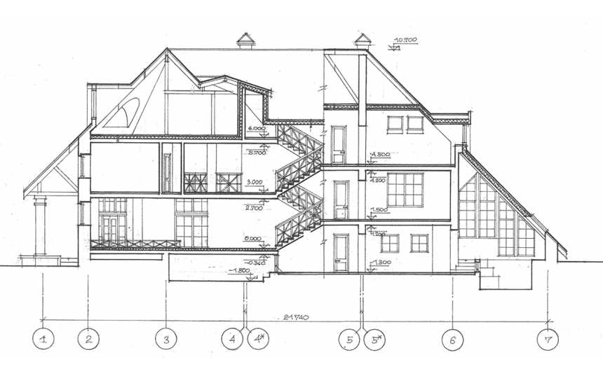  Проект углового трёхэтажного дома из кирпича в стиле барокко с мансардным этажом и двухместным гаражом, с площадью до 600 кв м  PA-22